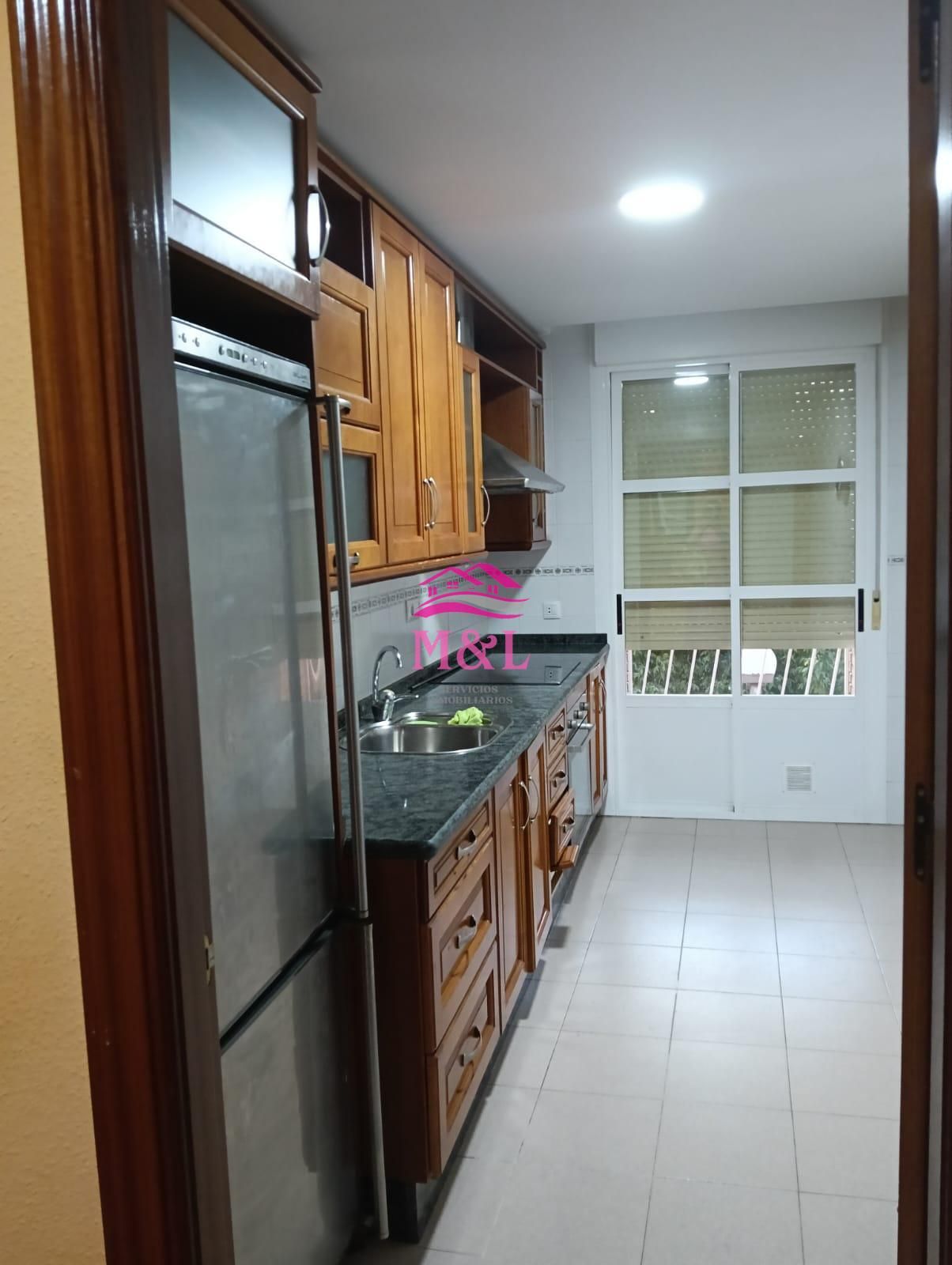 Cuina de Apartament en venda en Mérida amb Aire condicionat, Traster i Balcó