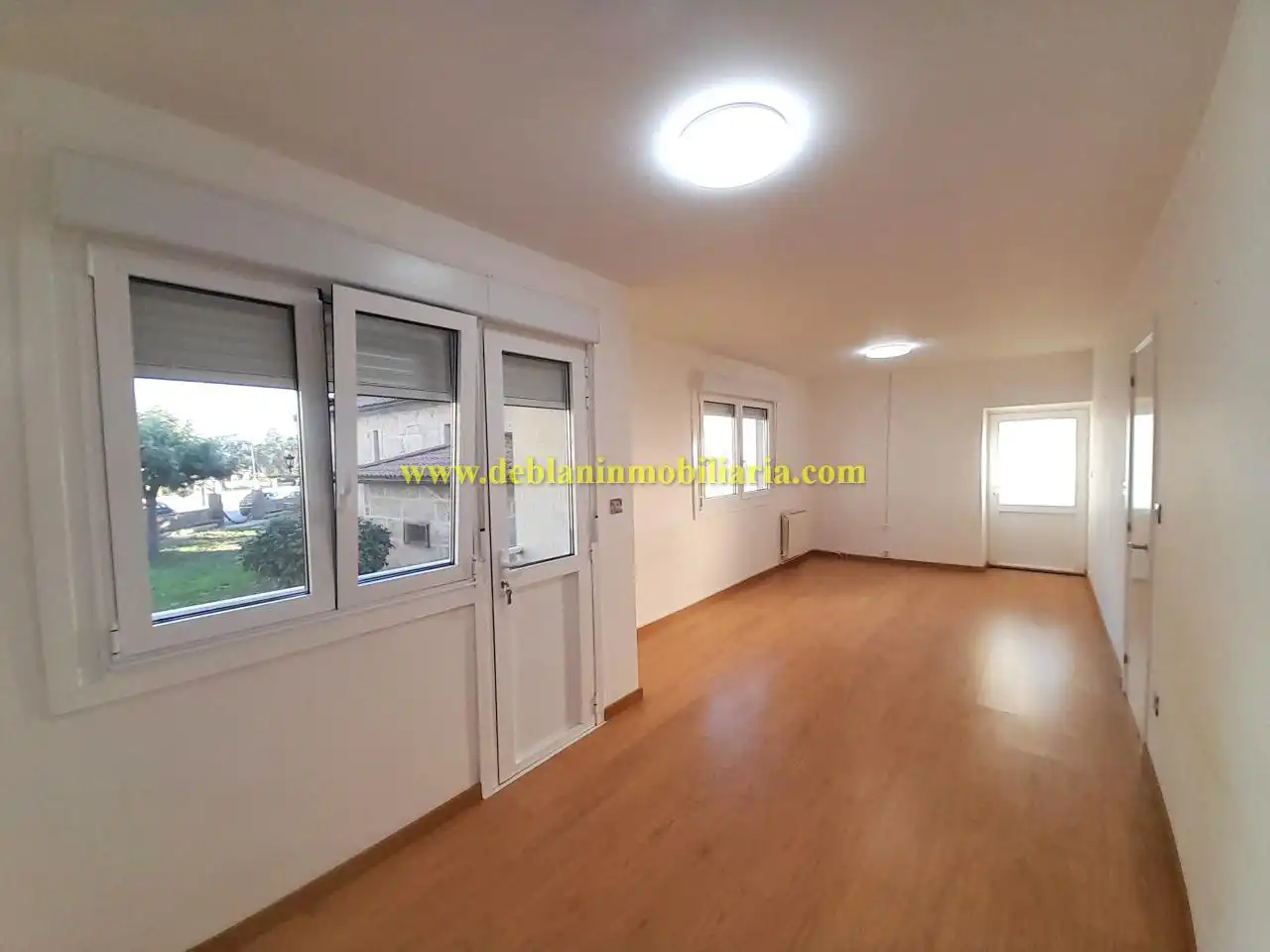 Wohnzimmer von Haus oder Chalet zum Verkauf in Tui mit Heizung, Privatgarten und Terrasse