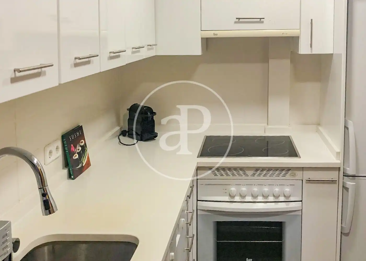 Cuina de Pis en venda en Madrid amb Aire condicionat, Calefacció i Terrassa