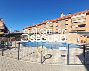 Vista exterior de Pis de lloguer en Arroyomolinos (Madrid) amb Terrassa i Piscina