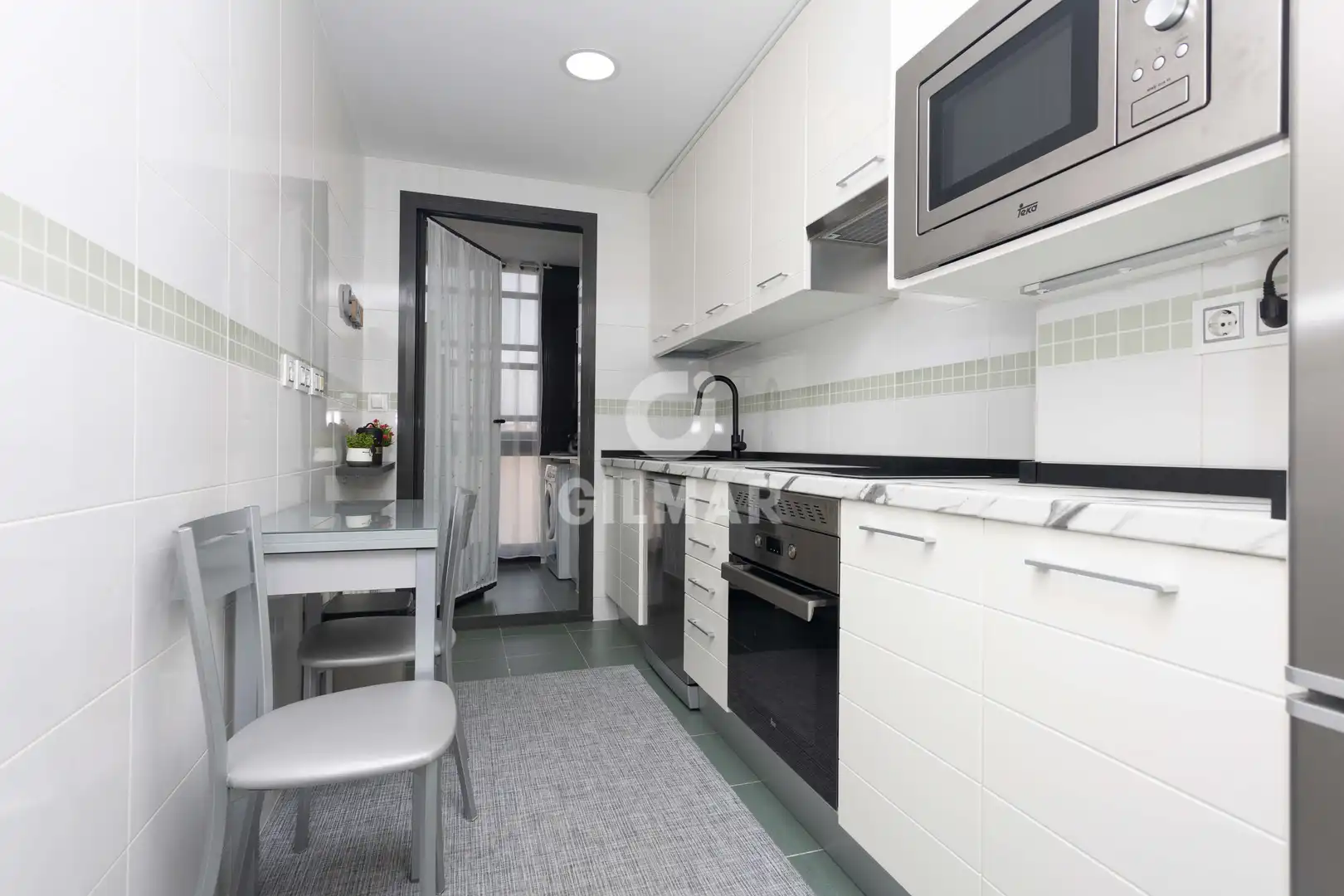 Kitchen of Flat for sale in Madrid  with Heating, Private garden and Storage room