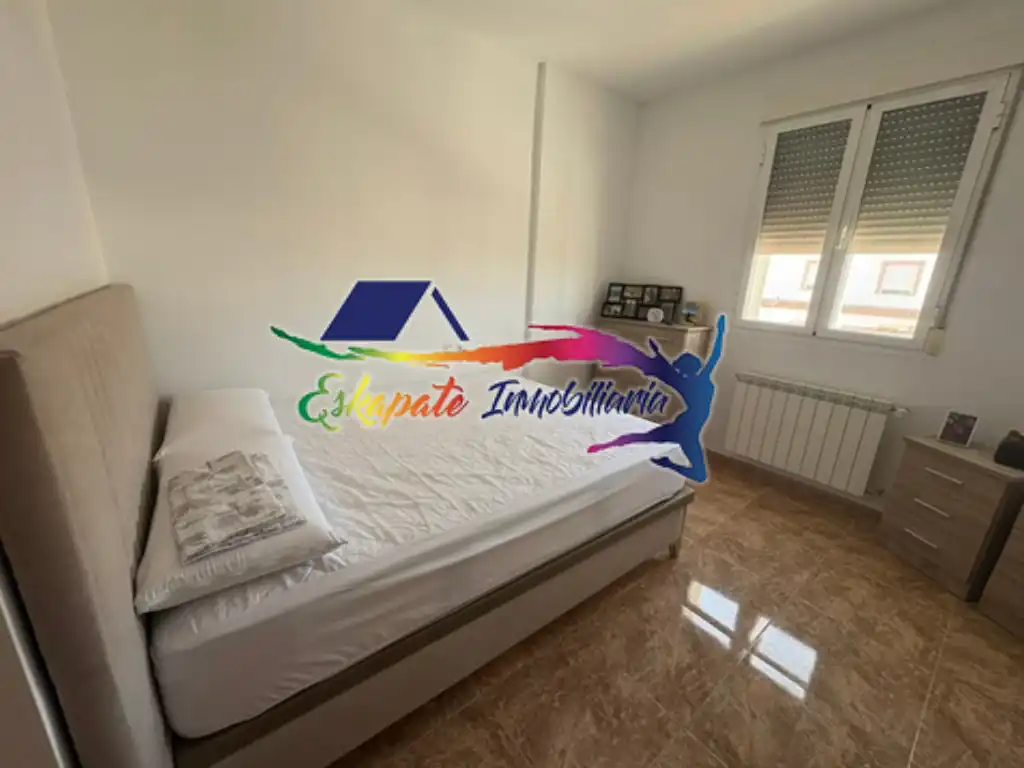 Schlafzimmer von Einfamilien-Reihenhaus zum Verkauf in Tembleque mit Heizung