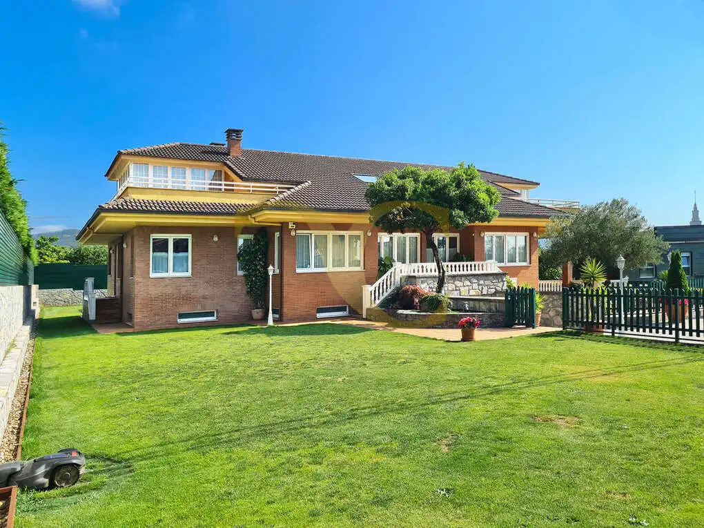 Vista exterior de Casa o chalet en venta en Gijón  con Calefacción, Jardín privado y Terraza
