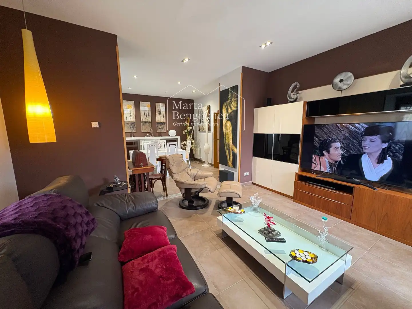 Sala d'estar de Pis en venda en Vitoria - Gasteiz amb Calefacció, Terrassa i Moblat