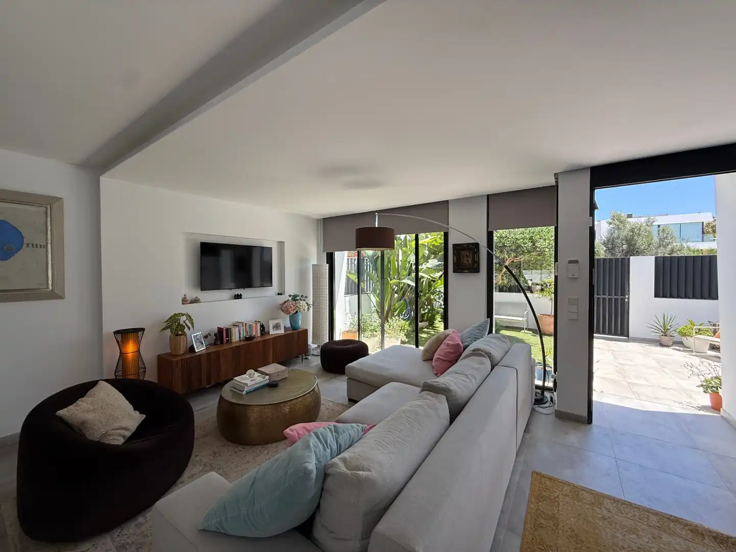 Living room of Houses for sale in Santa Eulària des Riu  with Air Conditioner, Heating and Terrace