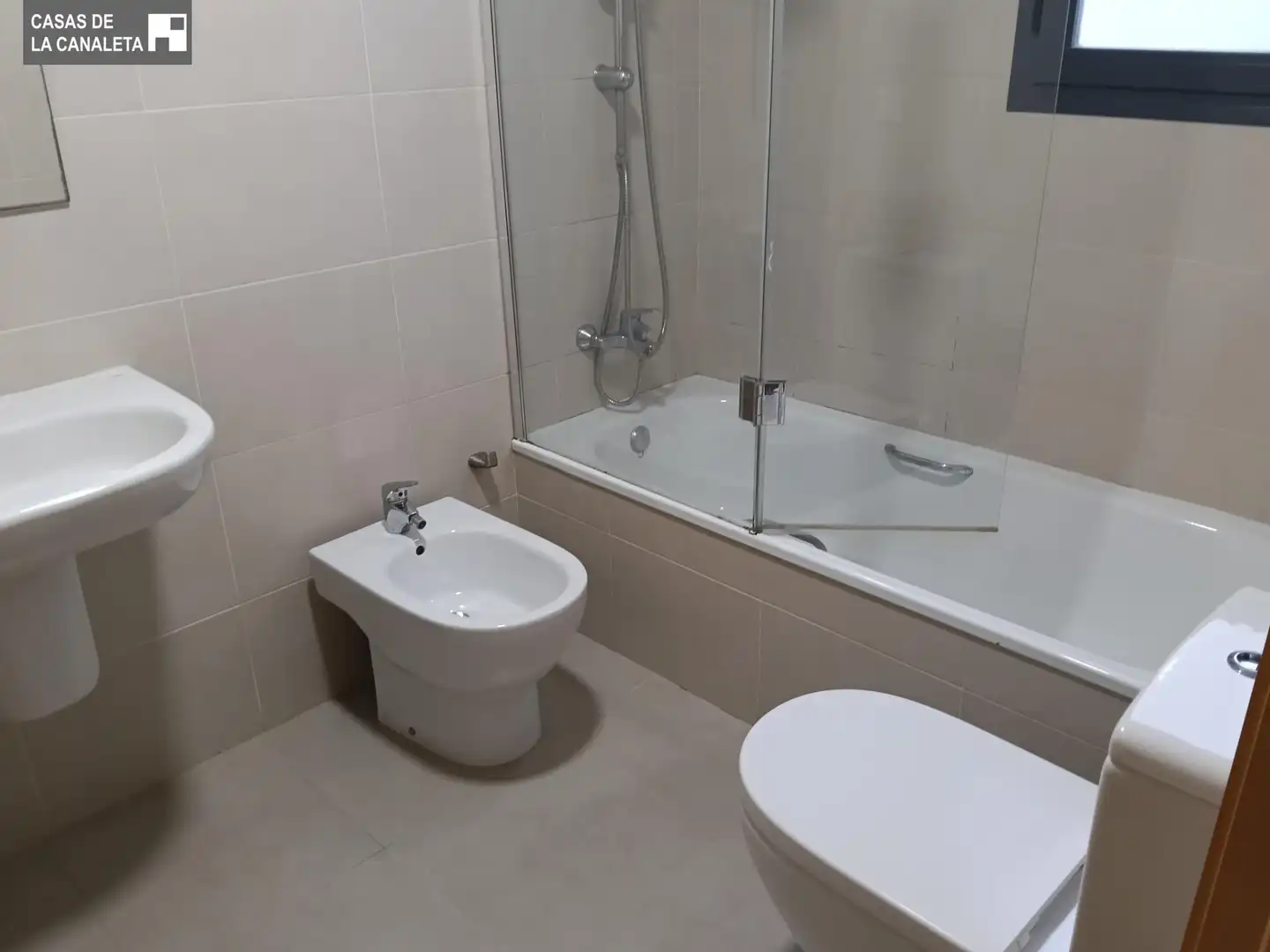 Bathroom of Flat for sale in Mislata  with Air Conditioner, Storage room and Balcony