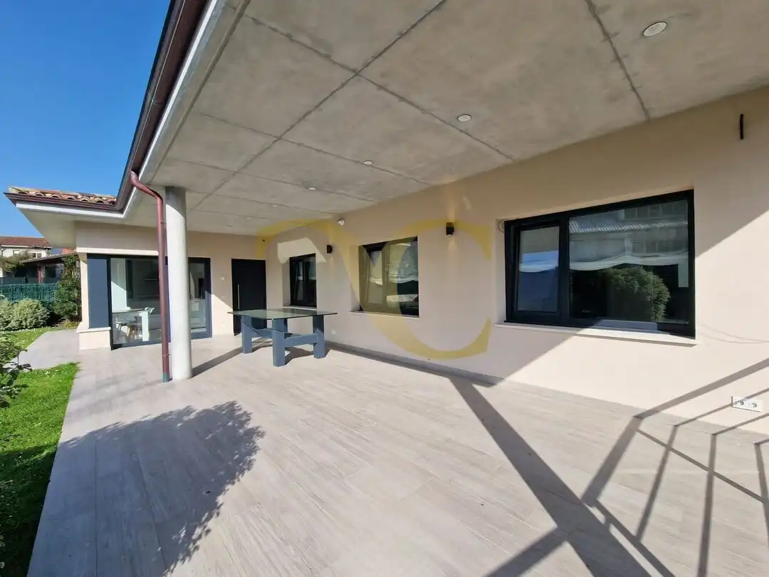 Terrassa de Casa o xalet en venda en Llanes amb Calefacció, Jardí privat i Terrassa