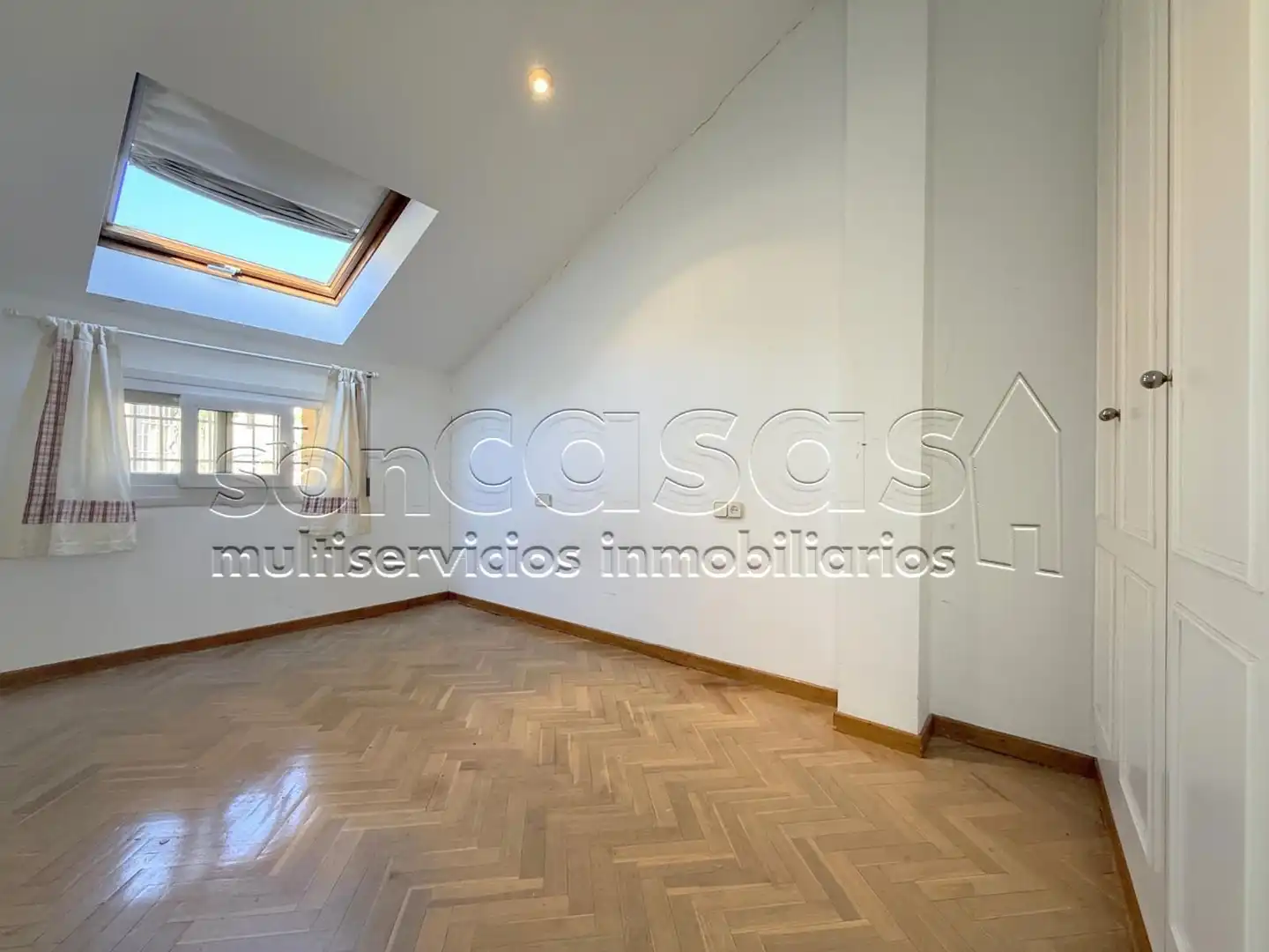 Casa adosada en venta en El Viso