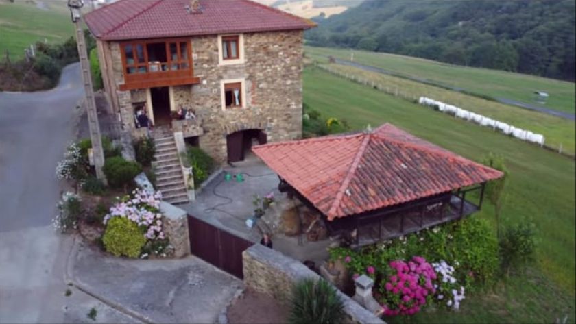 Country house for sale in Tineo  with Private garden, Parquet flooring and Terrace