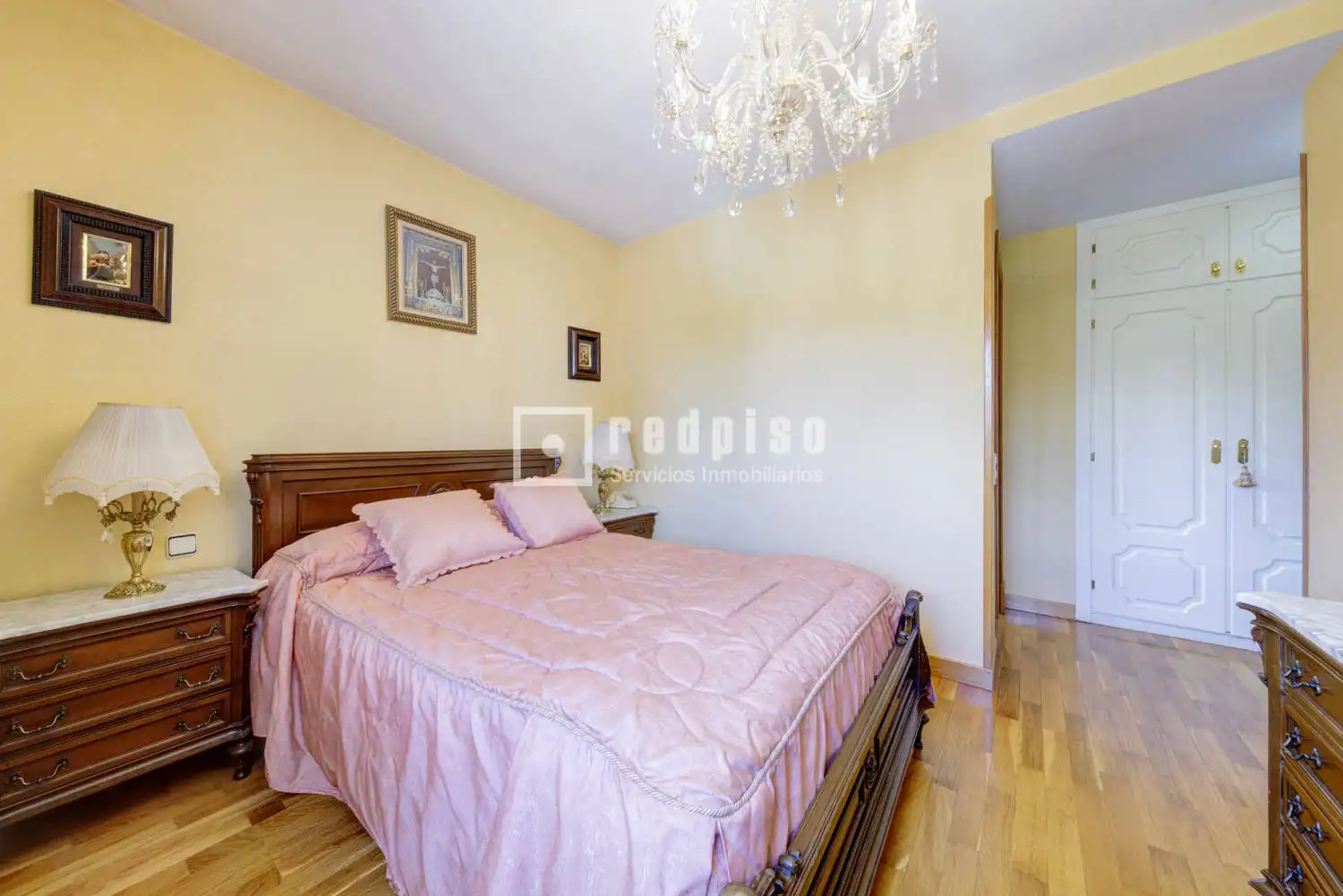 Bedroom of Flat for sale in Pozuelo de Alarcón  with Heating, Private garden and Parquet flooring