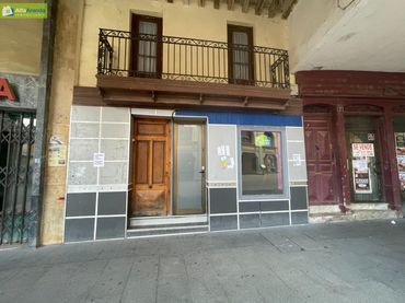 Locale commerciale in affitto a Centro