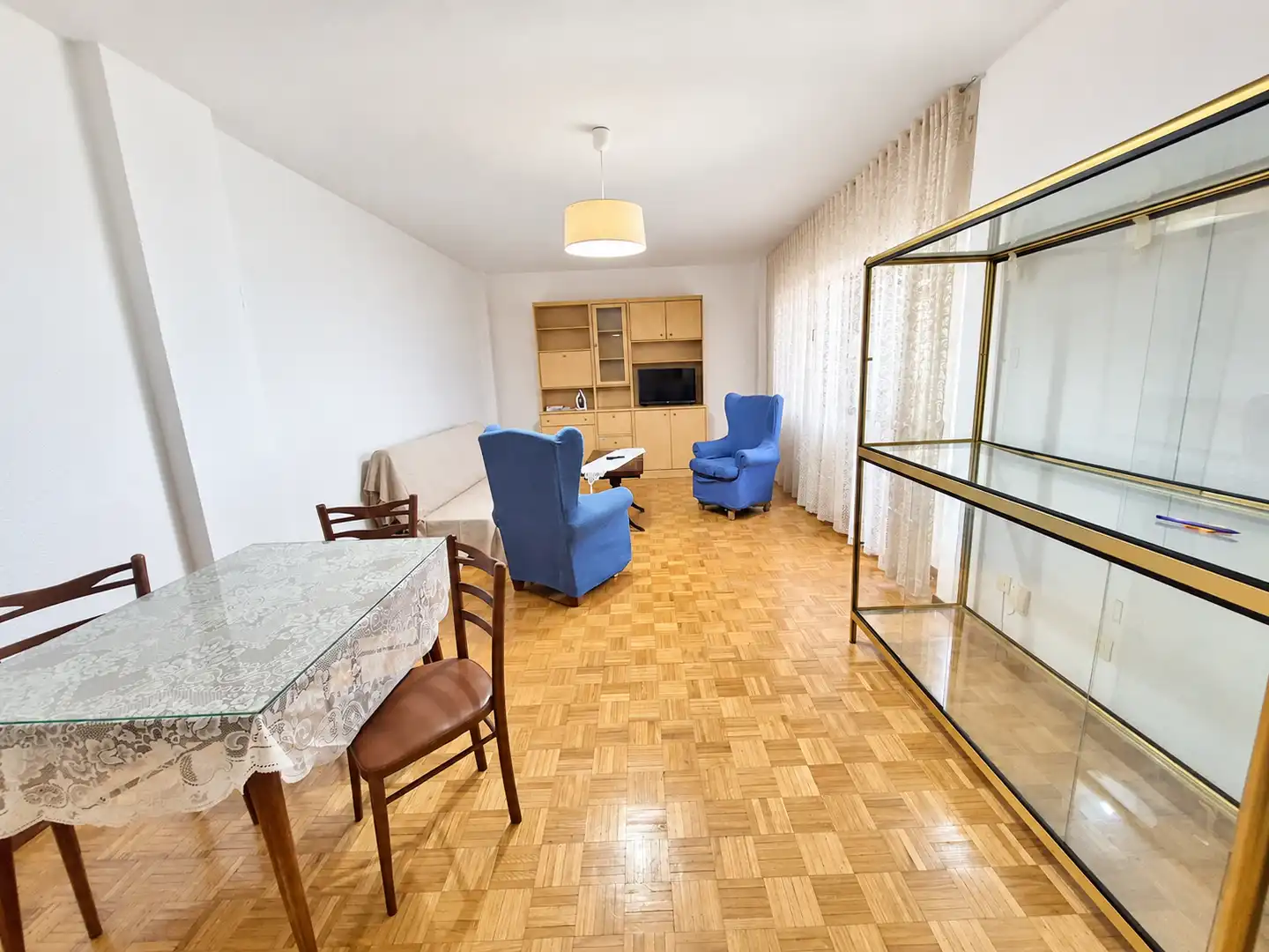 Sala d'estar de Pis per a compartir en Universidad