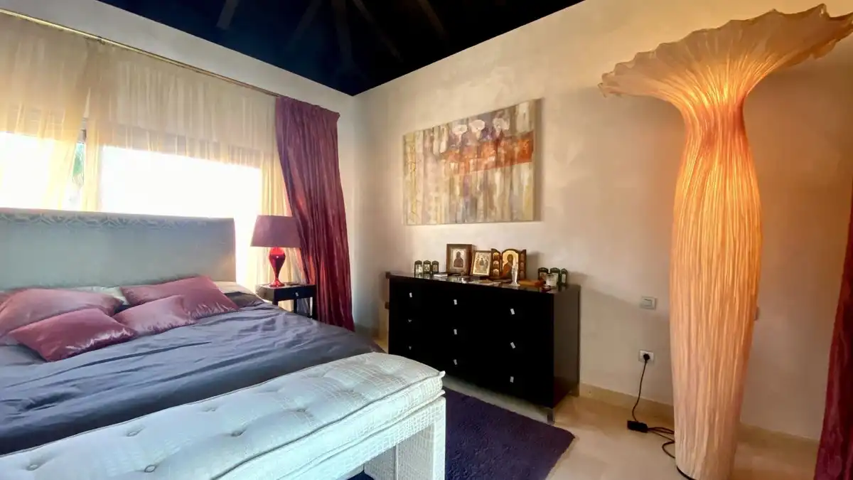 Habitación de Ático en venta en Marbella con Aire acondicionado, Terraza y Sauna