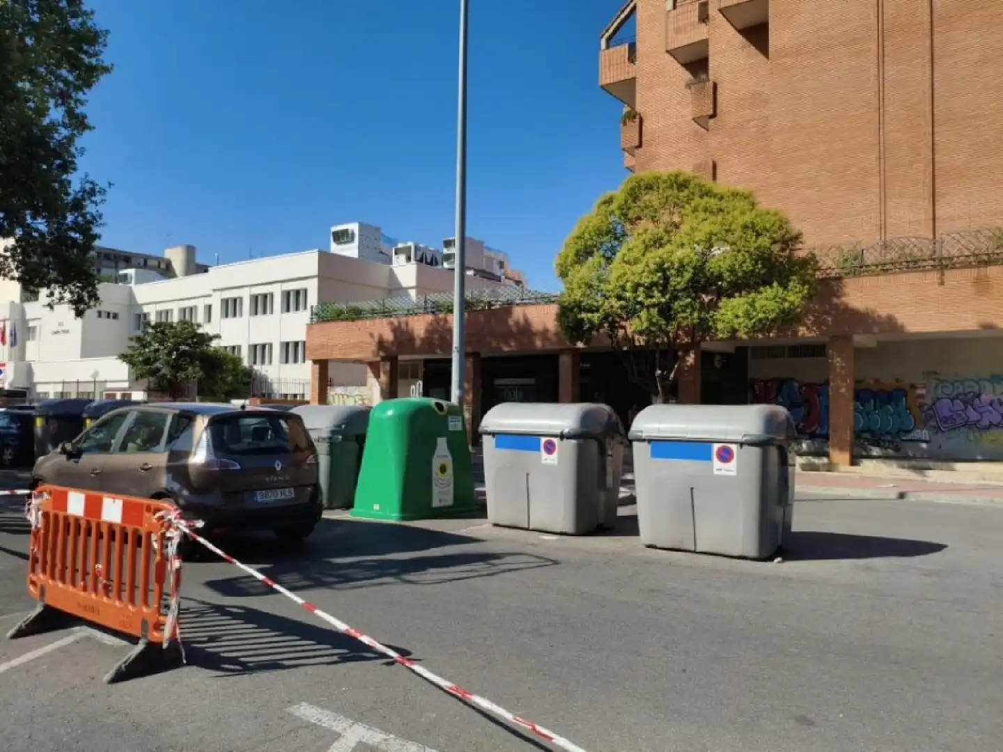Vista exterior de Local en venta en Alcalá de Henares