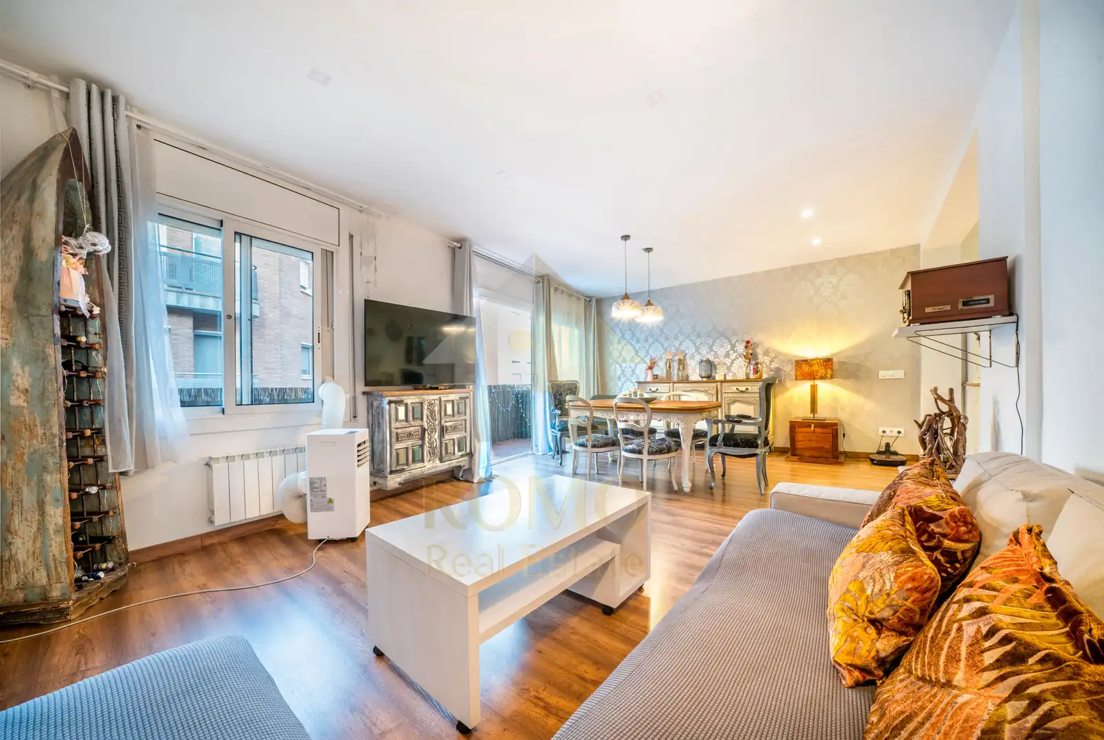 Sala de estar de Piso en venta en Santa Perpètua de Mogoda con Calefacción, Parquet y Terraza