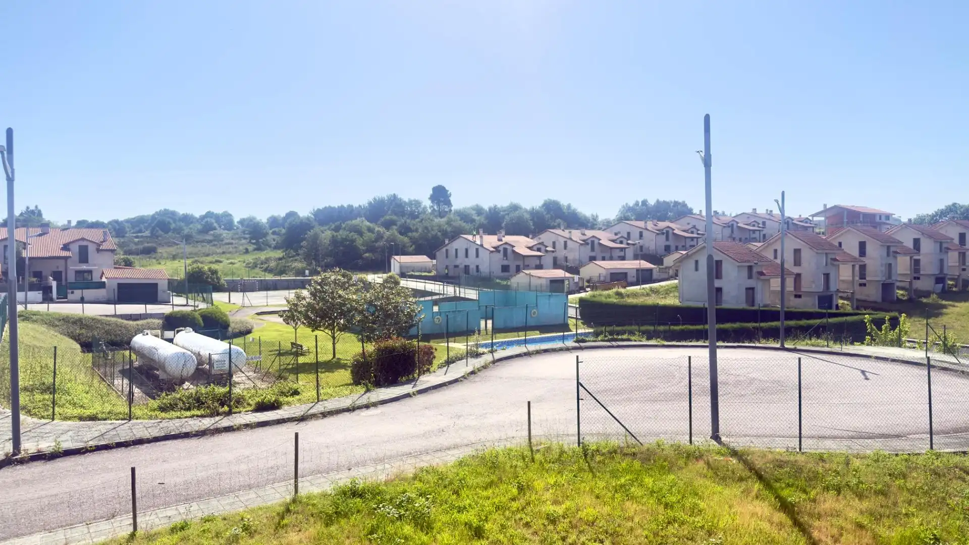 Casa adosada en venta en A Merca   con Calefacción, Jardín privado y Terraza