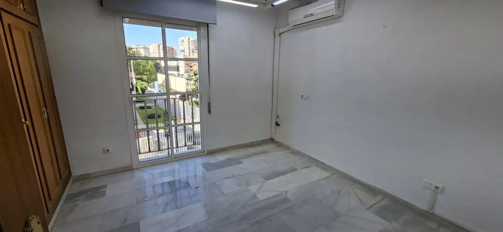Bedroom of Flat for sale in Málaga  with Air Conditioner and Terrace