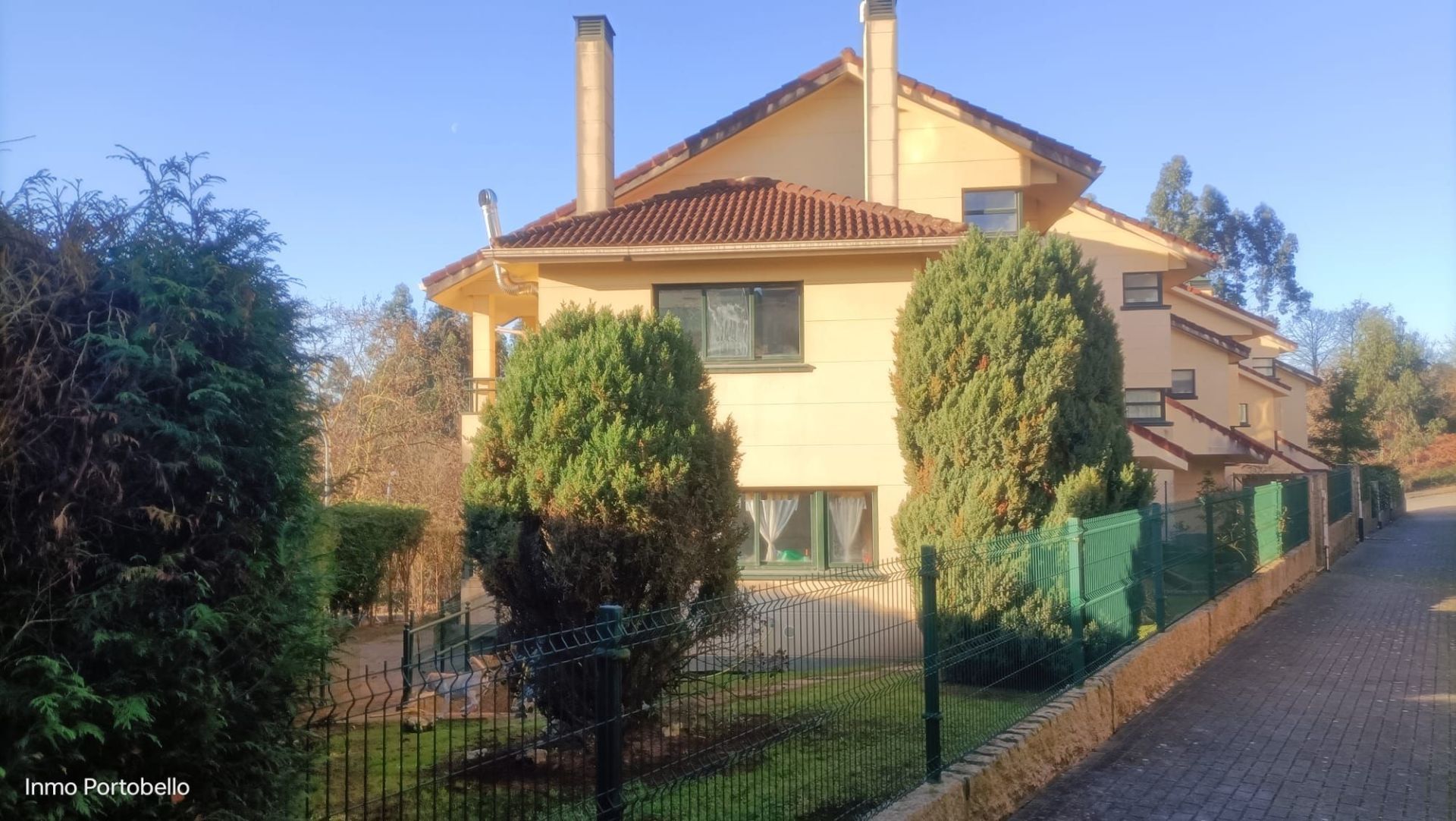 Vista exterior de Casa o chalet en venta en Oleiros con Calefacción, Jardín privado y Terraza