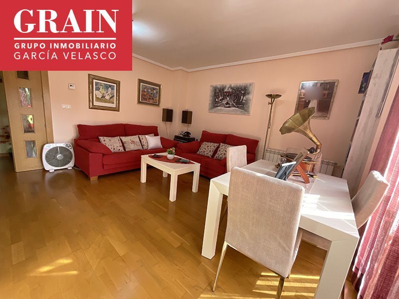 Sala d'estar de Pis en venda en  Albacete Capital amb Calefacció i Traster