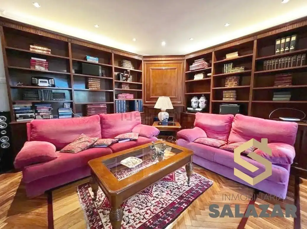 Sala d'estar de Pis de lloguer en Bilbao  amb Calefacció i Balcó