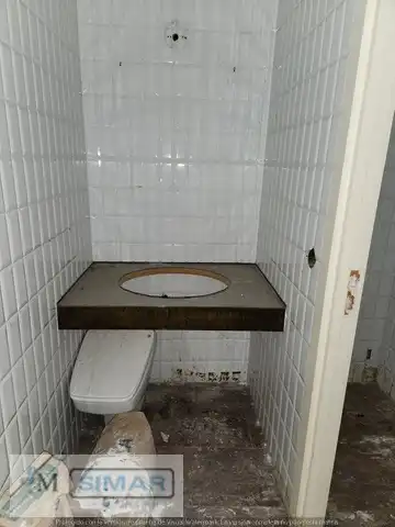 Baño de Local en venta en Toledo