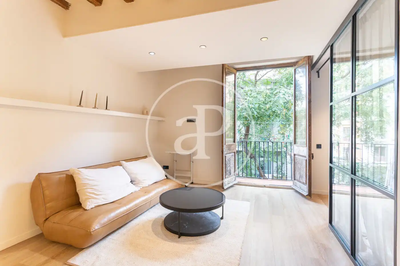 Vista exterior de Piso en venta en Barcelona con Aire acondicionado, Calefacción y Amueblado
