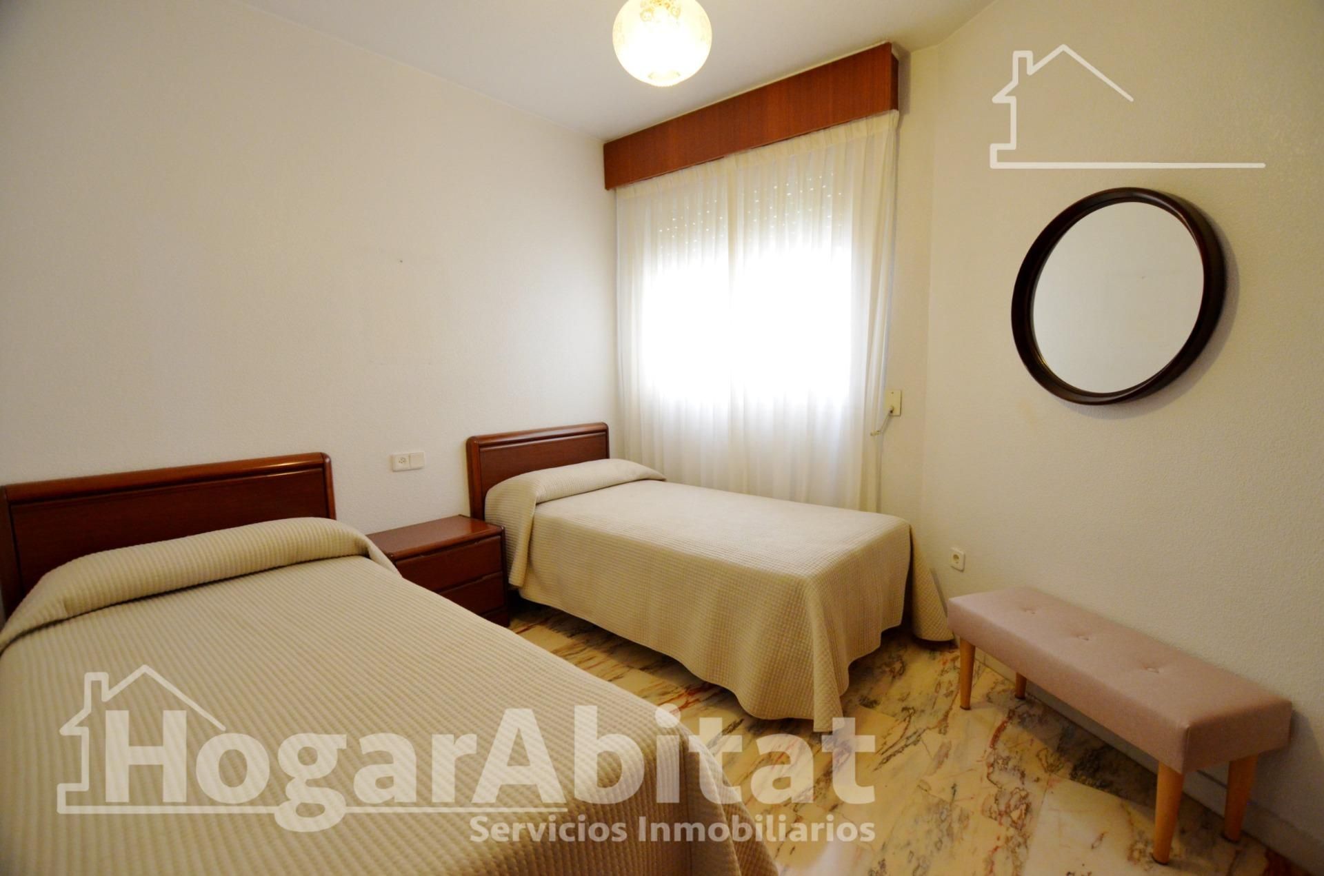 Habitación de Piso en venta en Alicante / Alacant con Aire acondicionado, Amueblado y Balcón