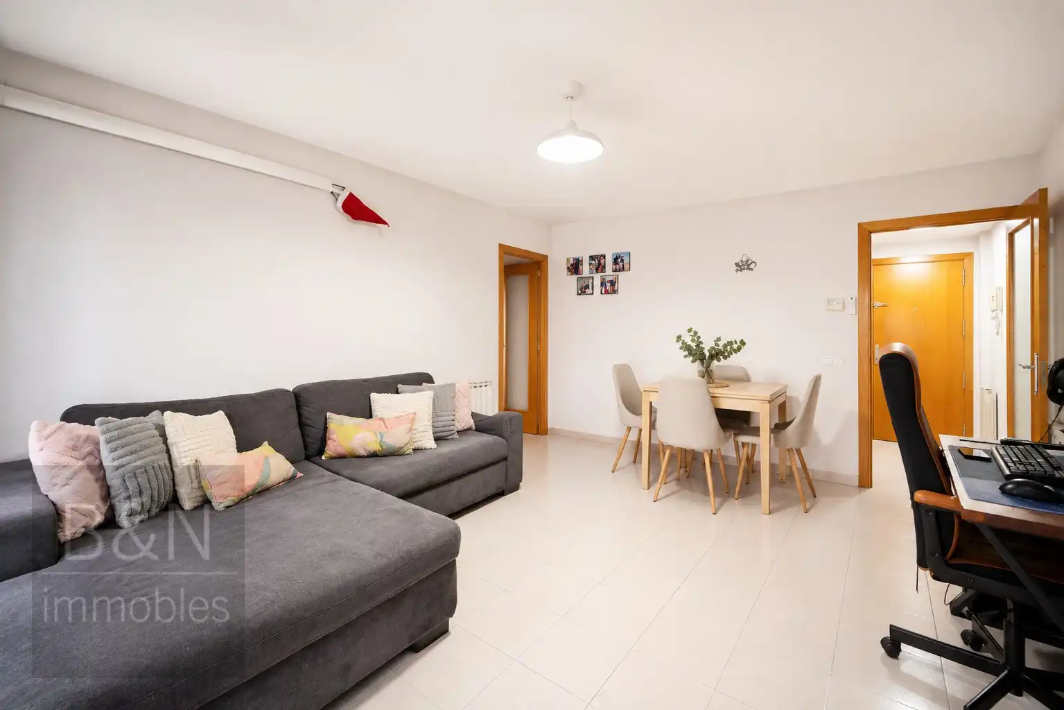 Sala d'estar de Pis en venda en Terrassa amb Calefacció i Terrassa
