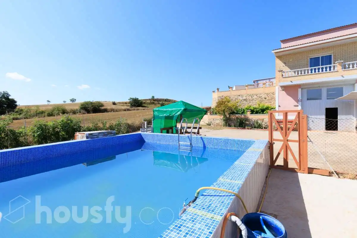 Piscina de Casa o chalet en venta en Sarral con Aire acondicionado, Calefacción y Jardín privado