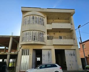 Vista exterior de Casa o xalet en venda en Alguaire amb Calefacció, Jardí privat i Terrassa