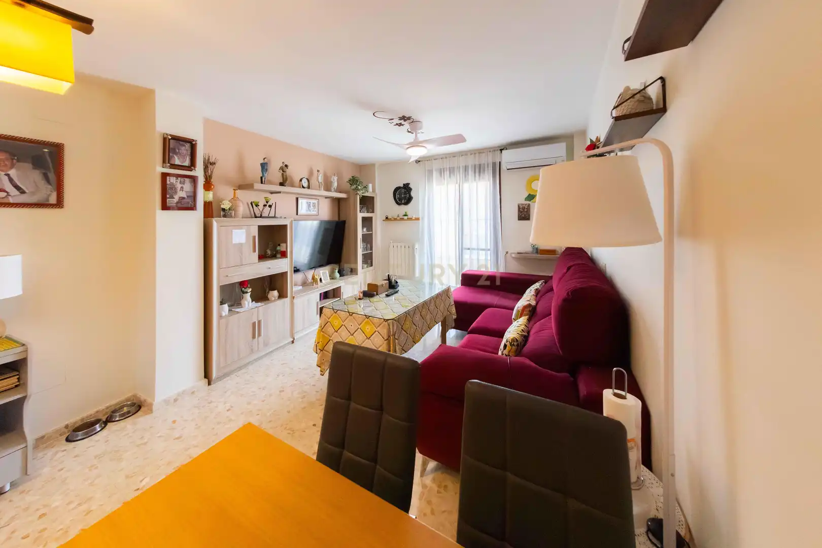 Wohnzimmer von Wohnung zum Verkauf in Alameda mit Klimaanlage, Abstellraum und Mikrowelle