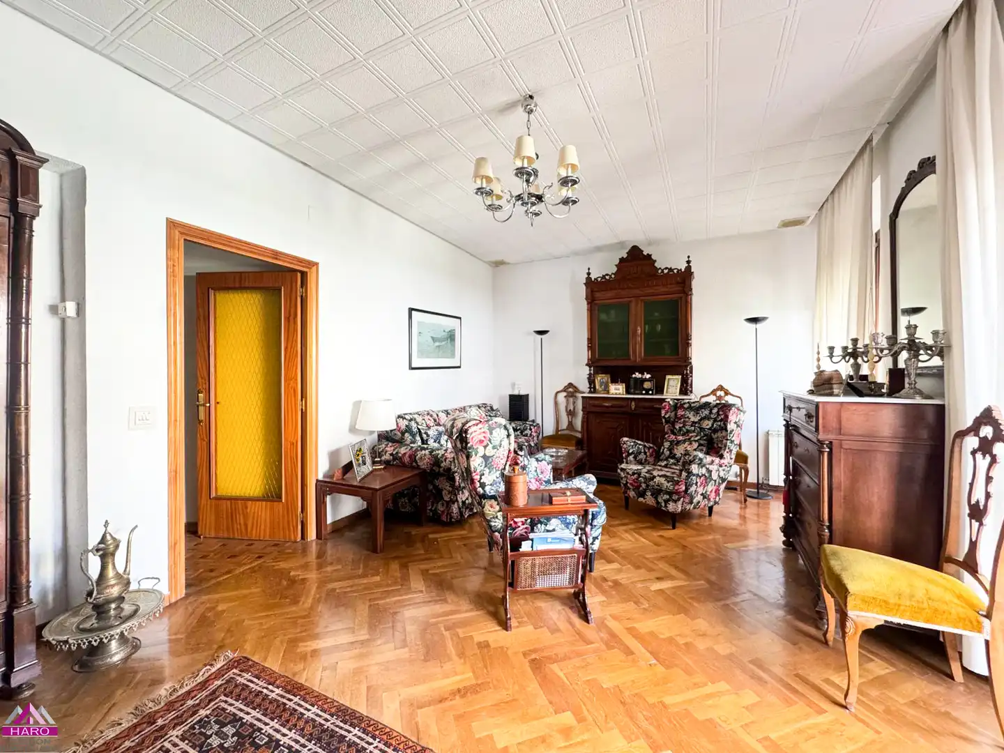 Sala de estar de Piso en venta en Madrid con Calefacción, Trastero y Balcón