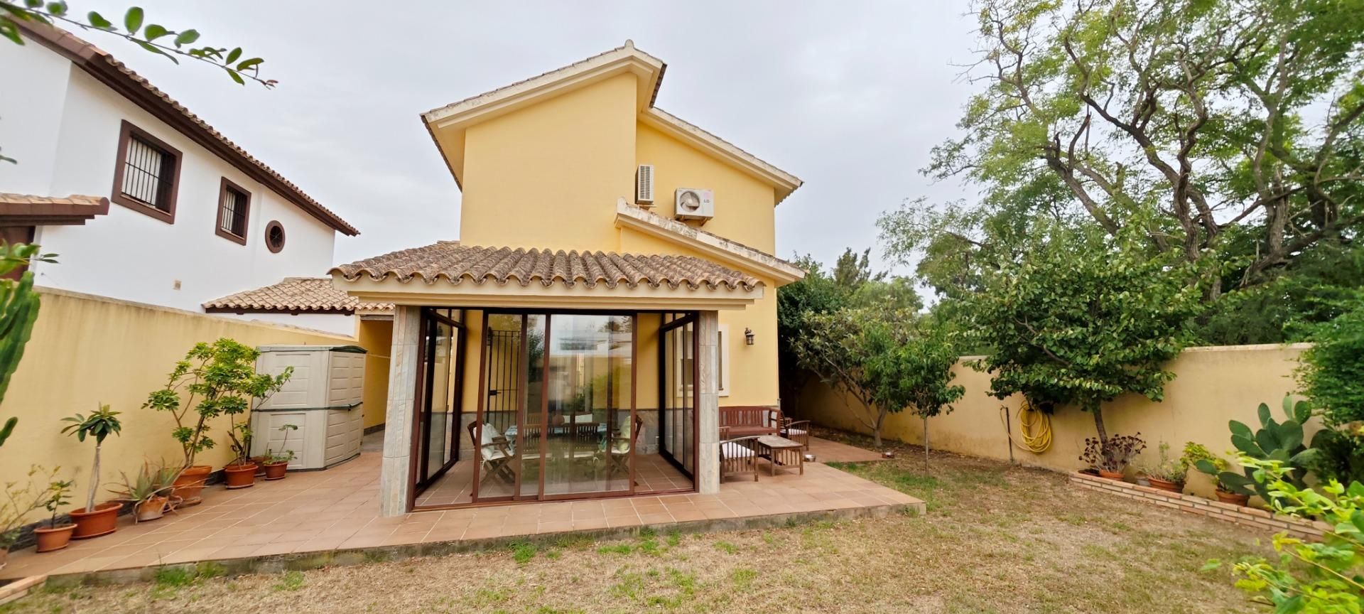 Garden of House or chalet for sale in Chiclana de la Frontera  with Air Conditioner, Heating and Private garden