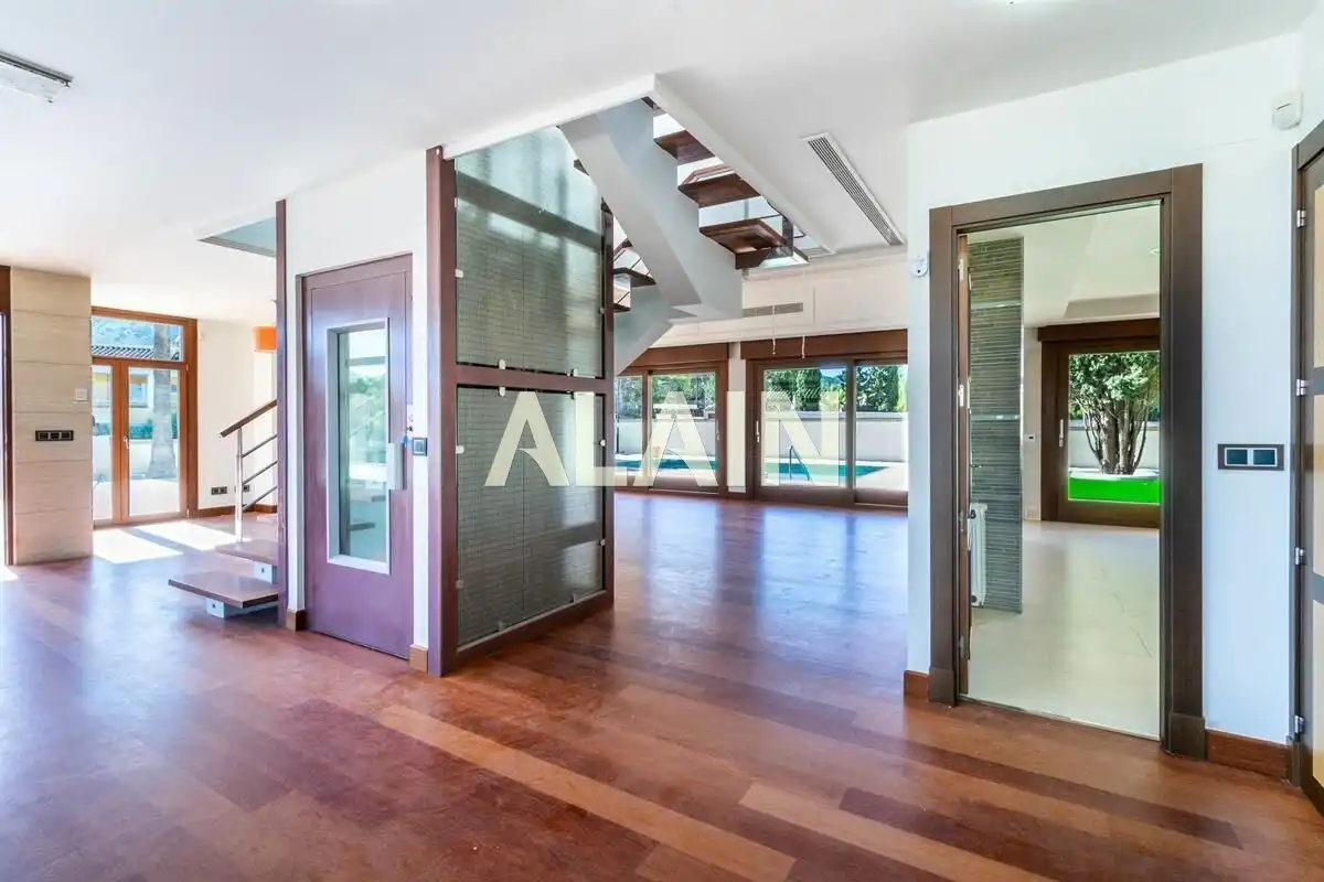 Casa o chalet en venta en L'Alfàs del Pi con Calefacción, Jardín privado y Terraza