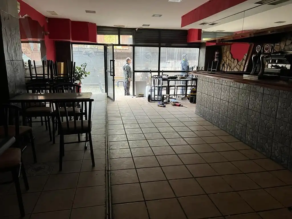 Local comercial en alquiler en Centro Urbano - Hirigunea