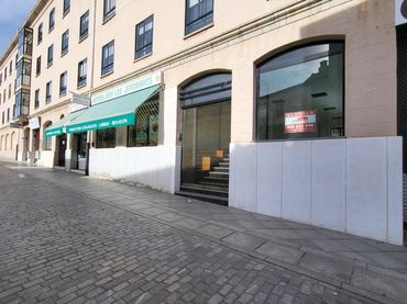Business premises to rent in Calle CANDELEDA