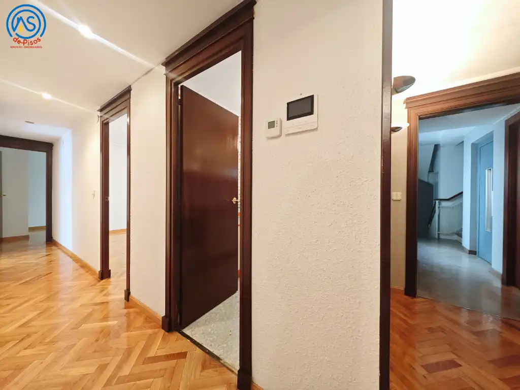 Piso en venta en Zaragoza con Calefacción, Parquet y Horno