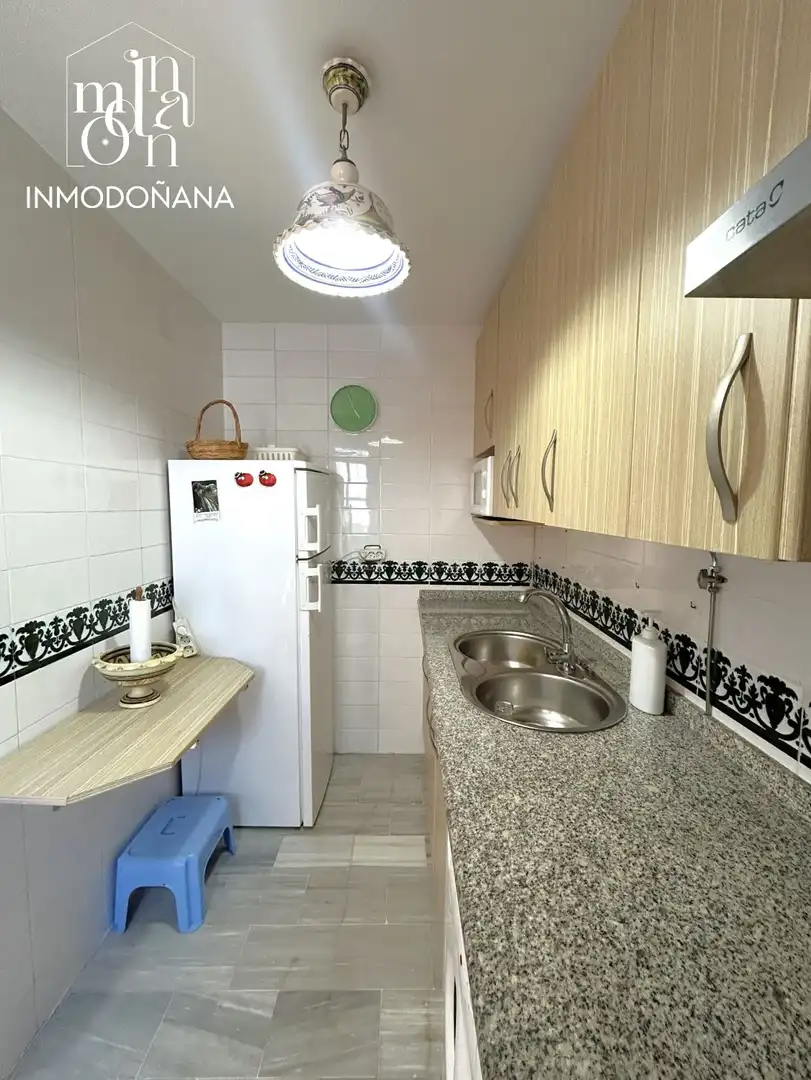 Cocina de Casa adosada en venta en Almonte con Terraza, Piscina y Amueblado