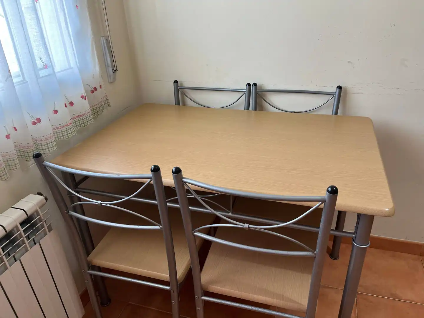 Comedor de Piso de alquiler en Santiago de Compostela  con Calefacción, Trastero y Amueblado