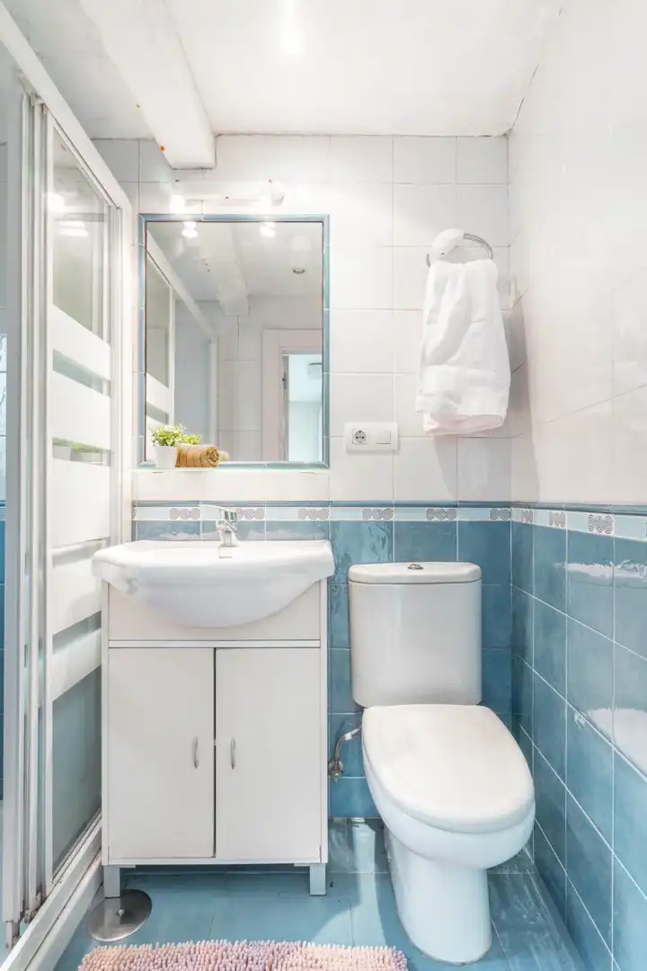 Baño de Apartamento en venta en Ribadesella con Calefacción y Balcón