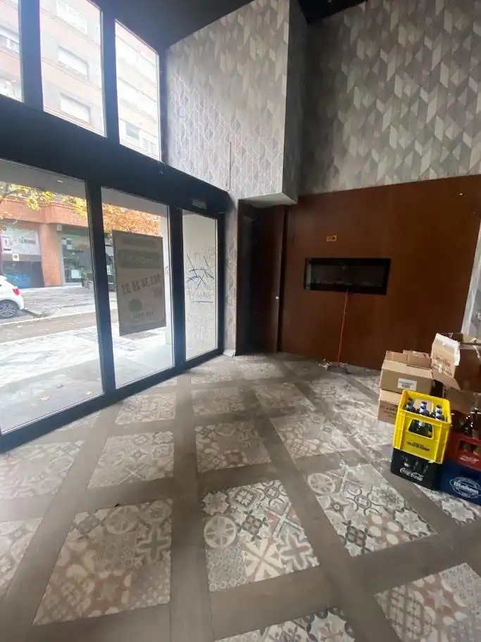 Local comercial de lloguer a Calle de San Lorenzo, imagen 5