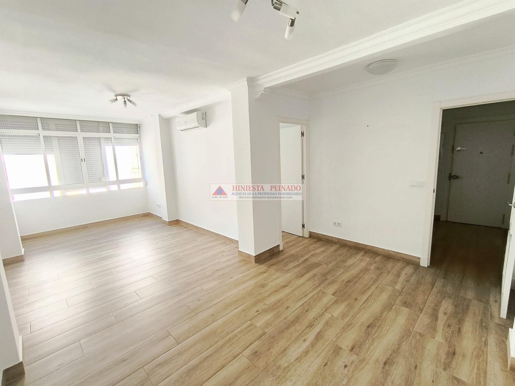 Bedroom of Flat for sale in El Puerto de Santa María  with Air Conditioner