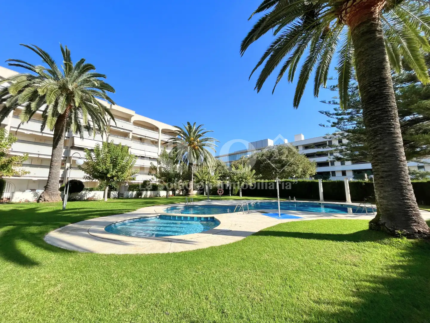 Vista exterior de Apartament en venda en Cambrils amb Aire condicionat, Terrassa i Moblat