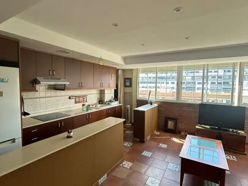 Küche von Wohnung zur Miete in Valencia mit Klimaanlage, Heizung und Parkett