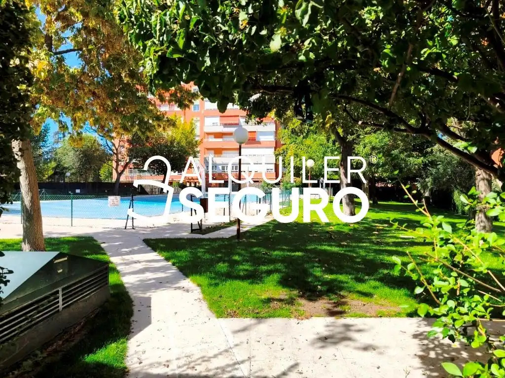 Flat for rent in Pintor Murillo, Norte - Universidad