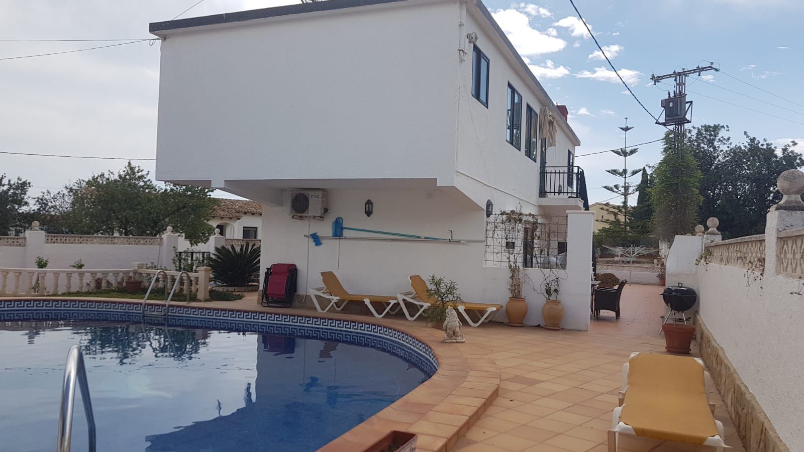 Swimming pool of House or chalet for sale in Calpe / Calp  with Air Conditioner, Heating and Private garden