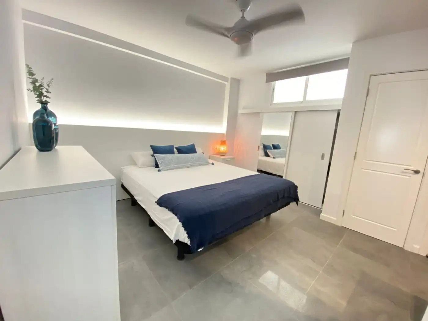 Dormitori de Apartament de lloguer en San Bartolomé de Tirajana amb Aire condicionat, Moblat i Balcó