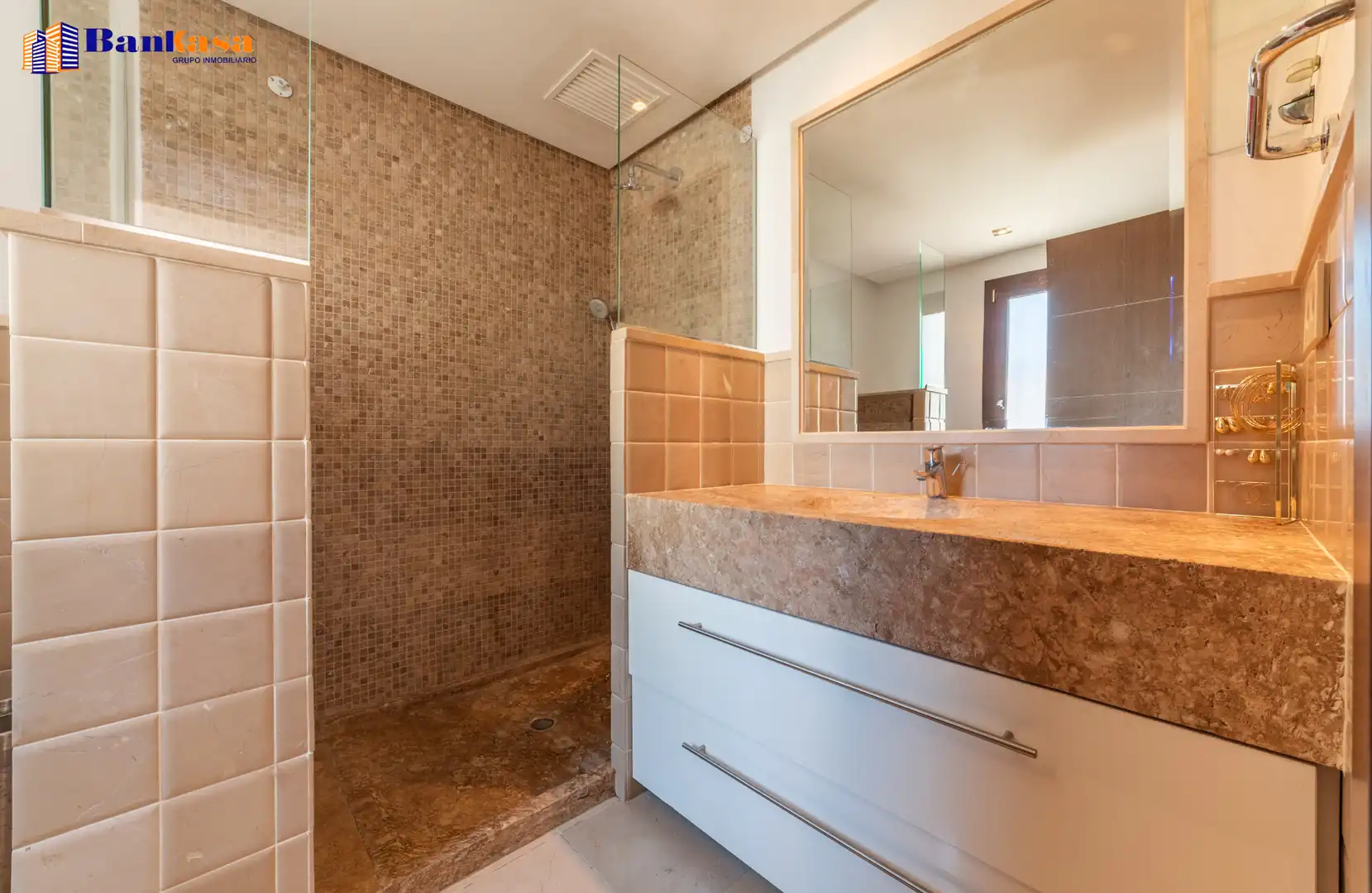 Baño de Casa adosada en venta en Marbella con Aire acondicionado, Jardín privado y Terraza