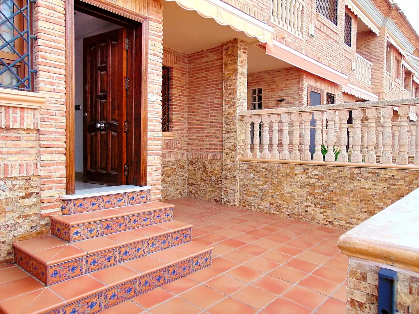 Casa adosada en venta en San Pedro del Pinatar con Terraza, Balcón y Alarma