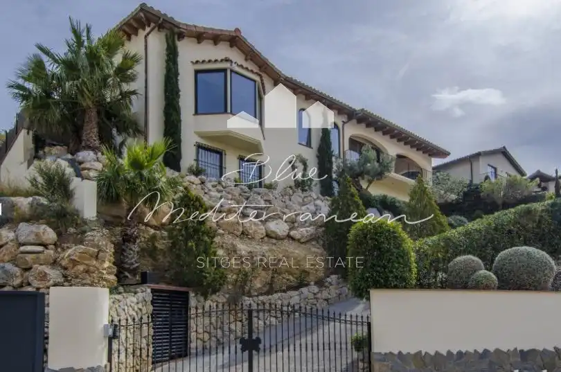 Vista exterior de Casa o xalet en venda en Sitges amb Aire condicionat, Calefacció i Jardí privat